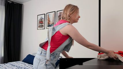 Hot Teen Bush Finger Play